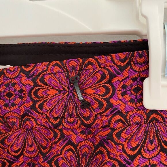 Trina Turk Women’s Floral Textured Flat Front Straight Pants - Picture 3 of 6